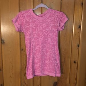 Lululemon t shirt.